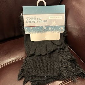 3 Piece Set Gloves, Scarf & Hat Brand New Black